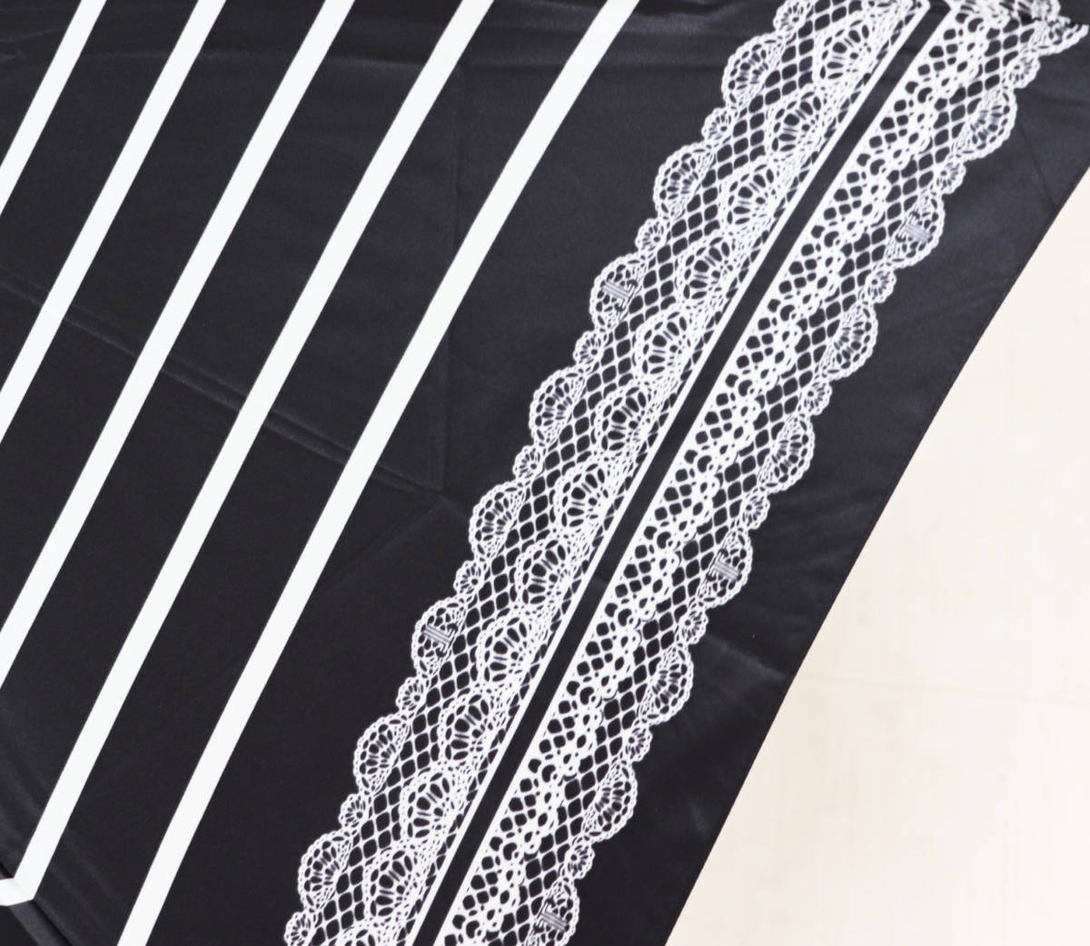 《LANVIN en Bleu ランバンオンブルー》新品 開閉らくちん クイックアーチ ボーダー柄 折りたたみ傘 雨傘 黒 A7732