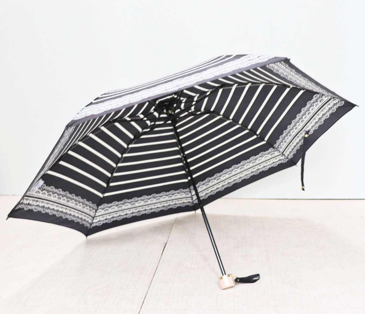 《LANVIN en Bleu ランバンオンブルー》新品 開閉らくちん クイックアーチ ボーダー柄 折りたたみ傘 雨傘 黒 A7732