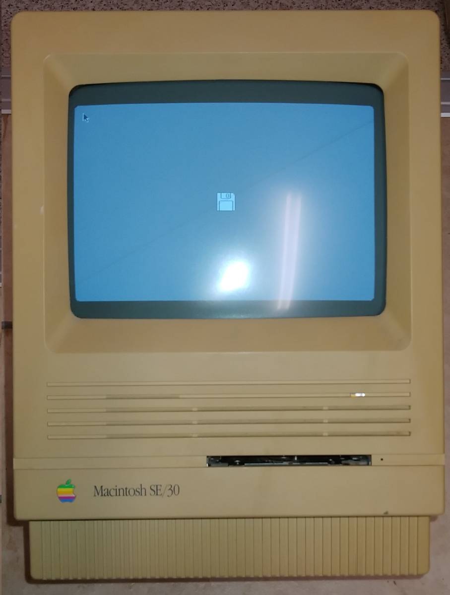 Macintosh SE/30 ジャンク品(通電のみ確認） - Macintosh SE⁄30