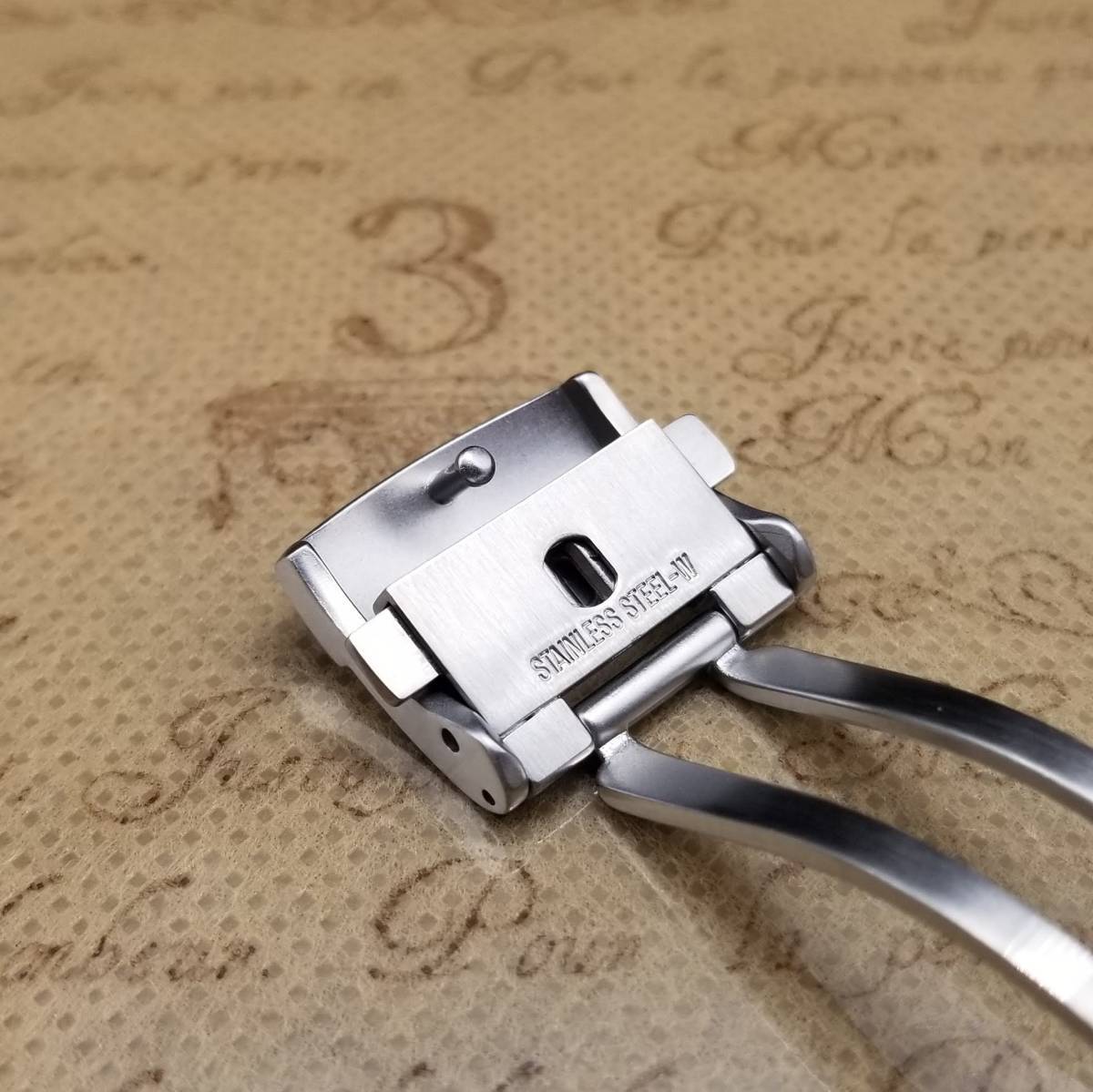 純正 SEIKO セイコー 7T82-0AE0 レザーベルト用 バックル 尾錠幅 18mm シルバー色 B23S51SA00W