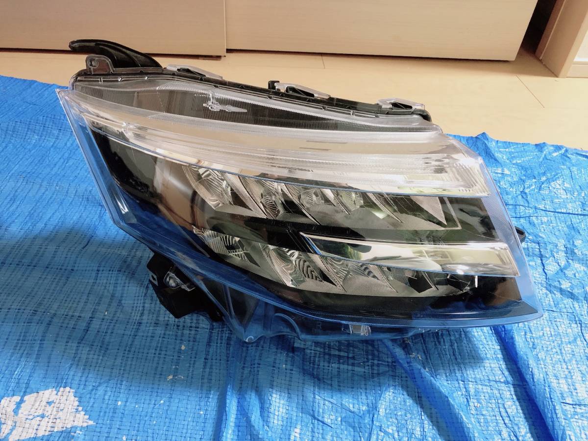 最終値下 即決 M900A 後期 ルーミー 純正 LED 右 ヘッドライト STANLEY