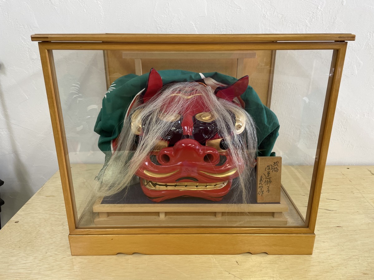 寿々賀作 開運獅子頭 木彫り ガラスケース入り 獅子舞 置物 縁起物 