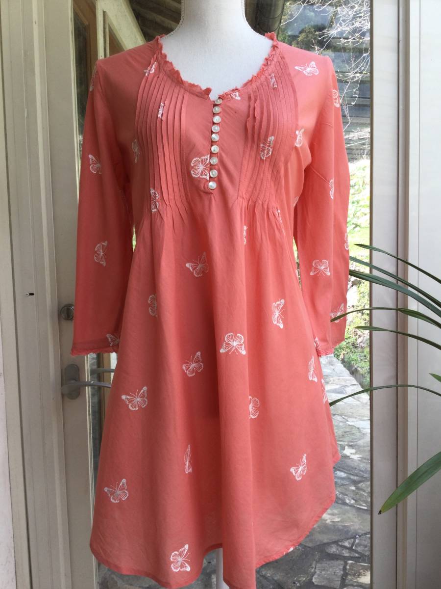 ローラアシュレイ・オレンジピーチ地白蝶柄刺繍綿チュニック１３号