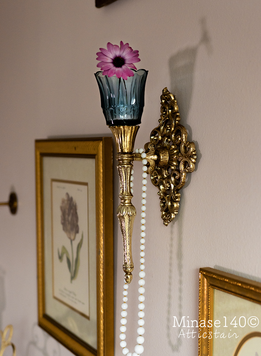 壁掛け キャンドルホルダー ガラス付き スモークブルー 唐草 花瓶 アメリカ ダイヤ ハンガー フック 輸入 什器 アンティーク ビンテージ