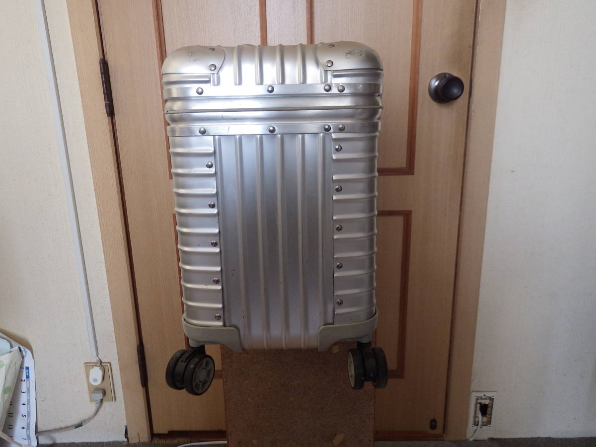 4輪 パイロット | 4輪の人気アイテム - メルカリ RIMOWA リモワ 