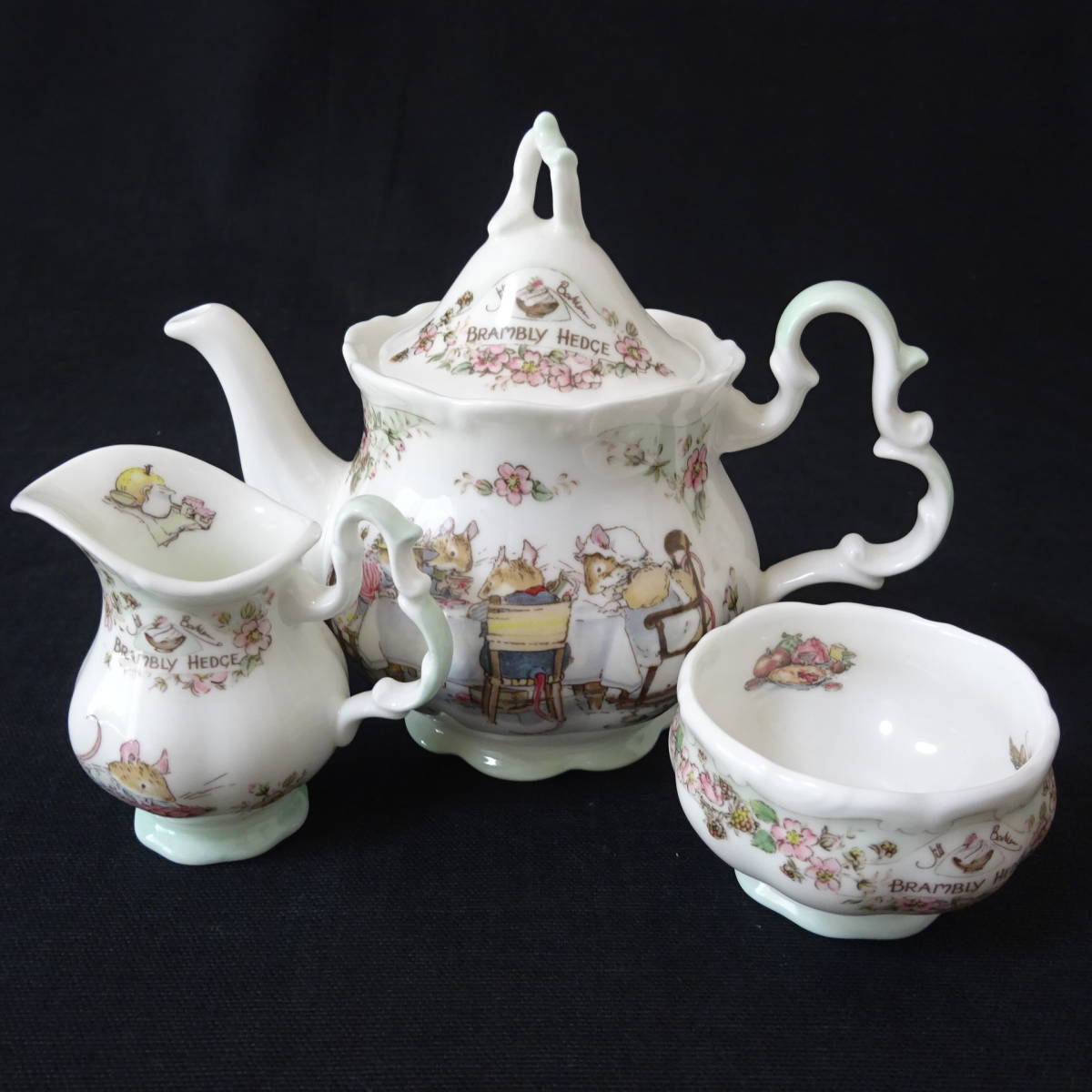 1846032-048】○美品○ロイヤルドルトン ブランブリーヘッジ/ミニ 