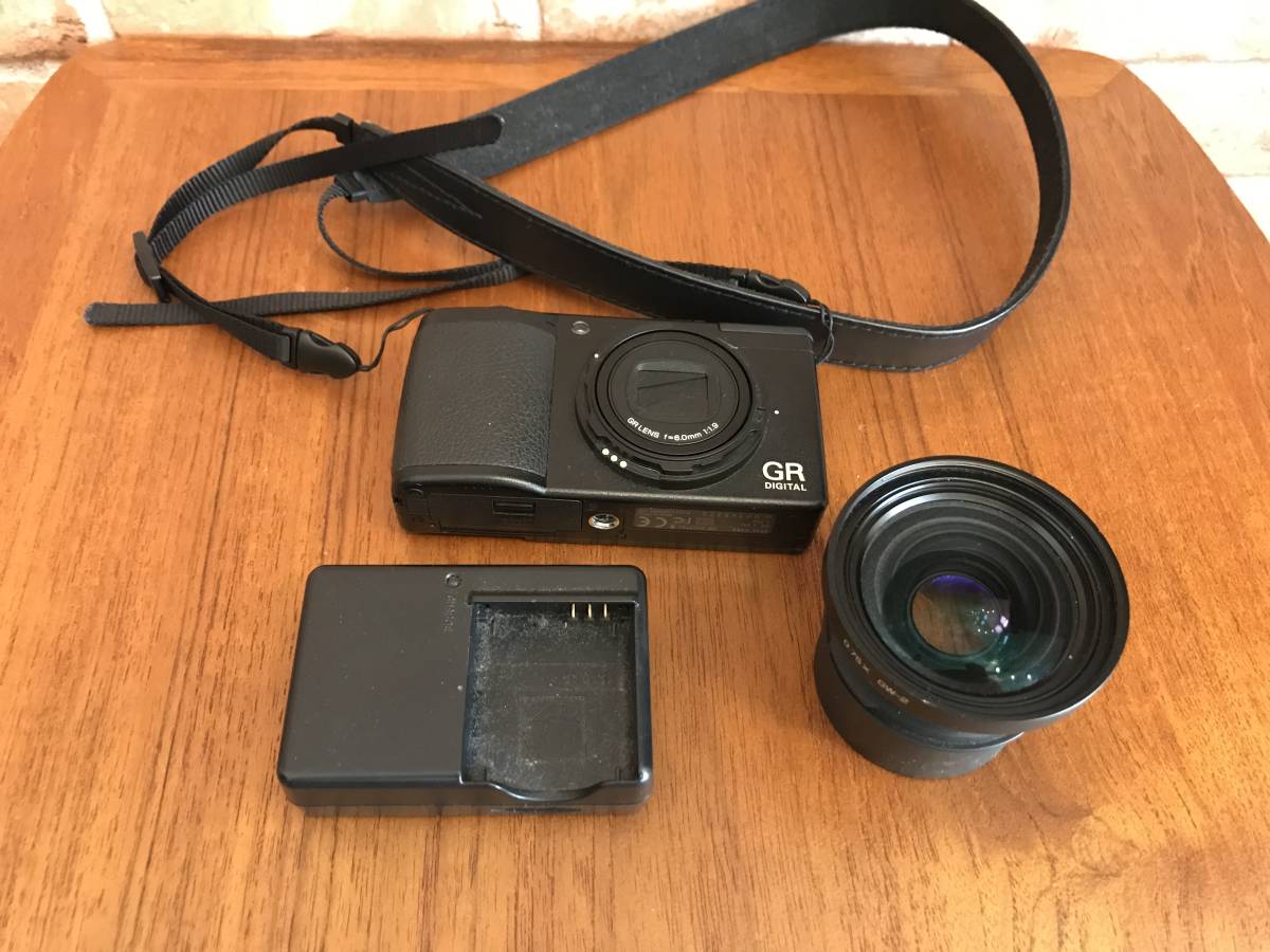 GR DIGITAL RICOH III - digital ⁄ リコー、「GR | III」と「GR III 
