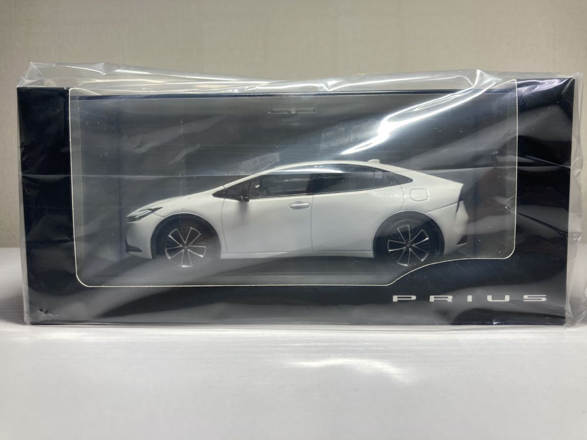 新品未開封★トヨタ プリウス ミニカー プラチナホワイトパールマイカ089模型 非売品】新型プリウスミニカー 1／30 089プラチナホワイトパール 未