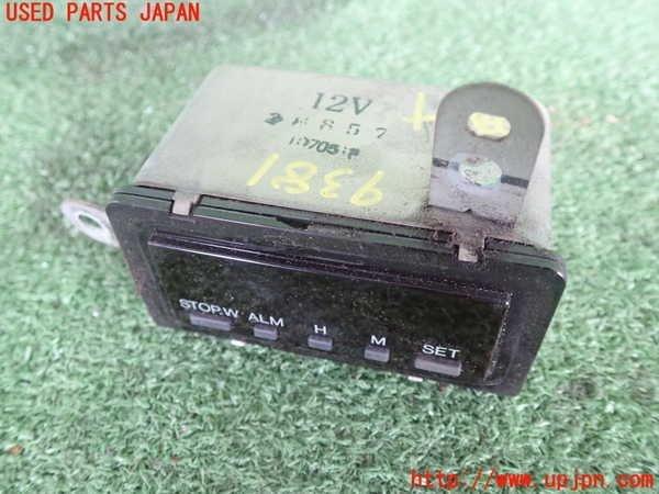2UPJ-93817850]ランクル80系(HDJ81V)時計 中古