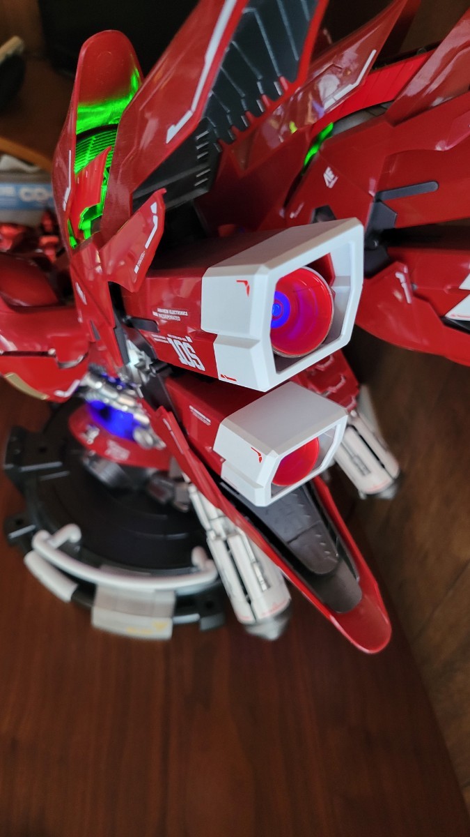 スペシャルコーティング風】HGUC1/144 シナンジュ、全塗装完成品