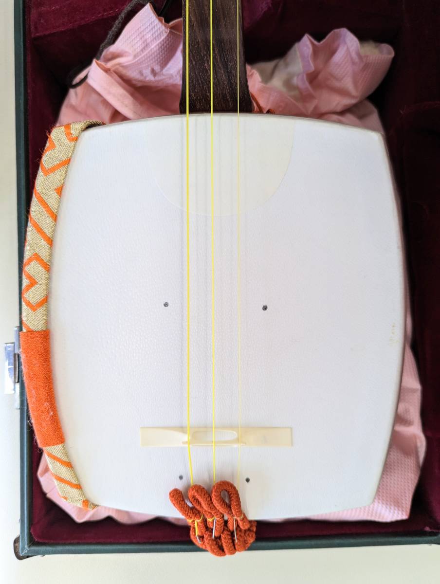 楽器・機材 中棹地唄三味線 太鼓皮破れなし 糸巻き ハードケース 棹