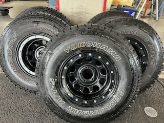 TJ ラングラー XJチェロキー ブラック スチール ホイール 31×10.5R15 