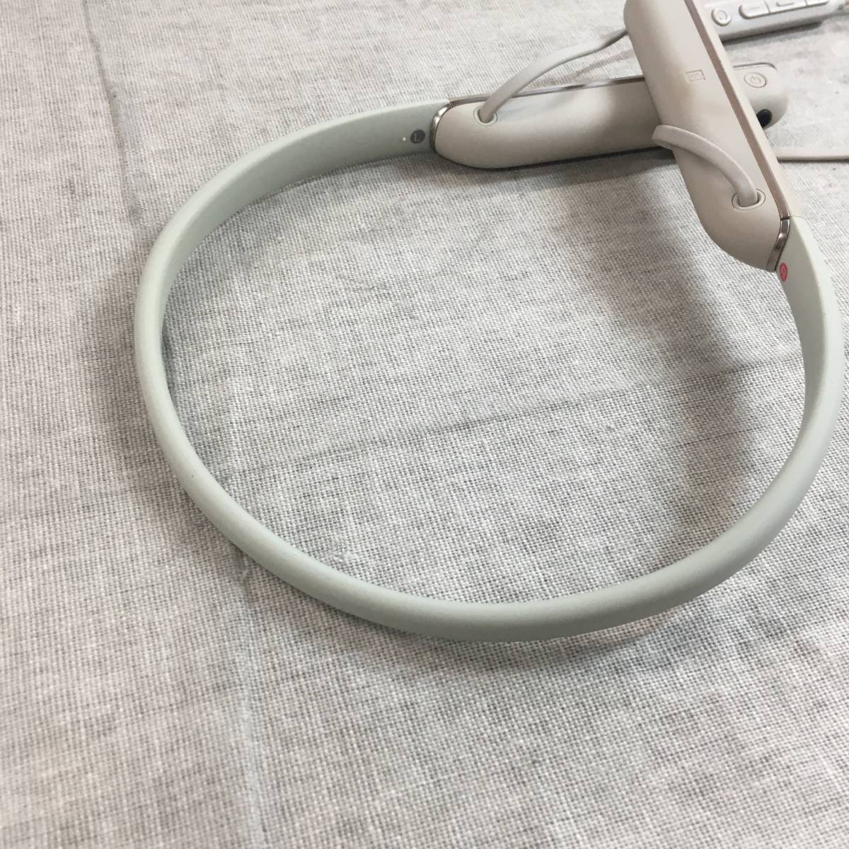 現状品 ソニー ワイヤレスノイズキャンセリングイヤホン プラチナ