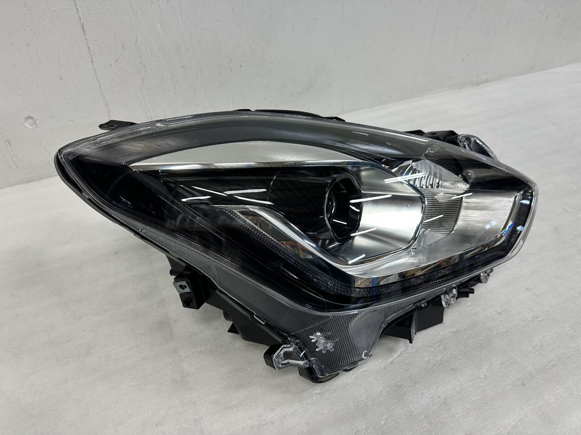 5A12 スイフト ZC53S ZC83S 純正 LED ヘッドライト 右 STANLEY W2967