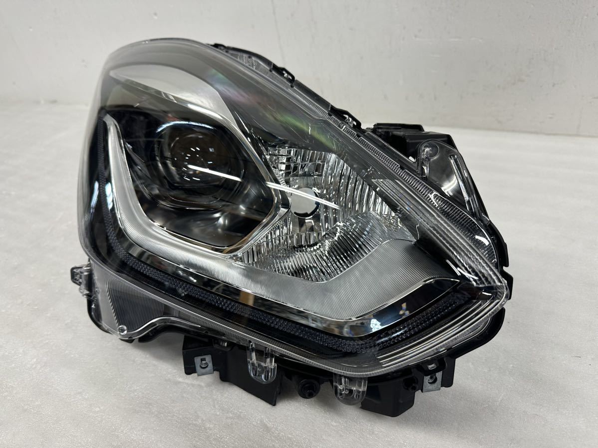 5A12 スイフト ZC53S ZC83S 純正 LED ヘッドライト 右 STANLEY W2967
