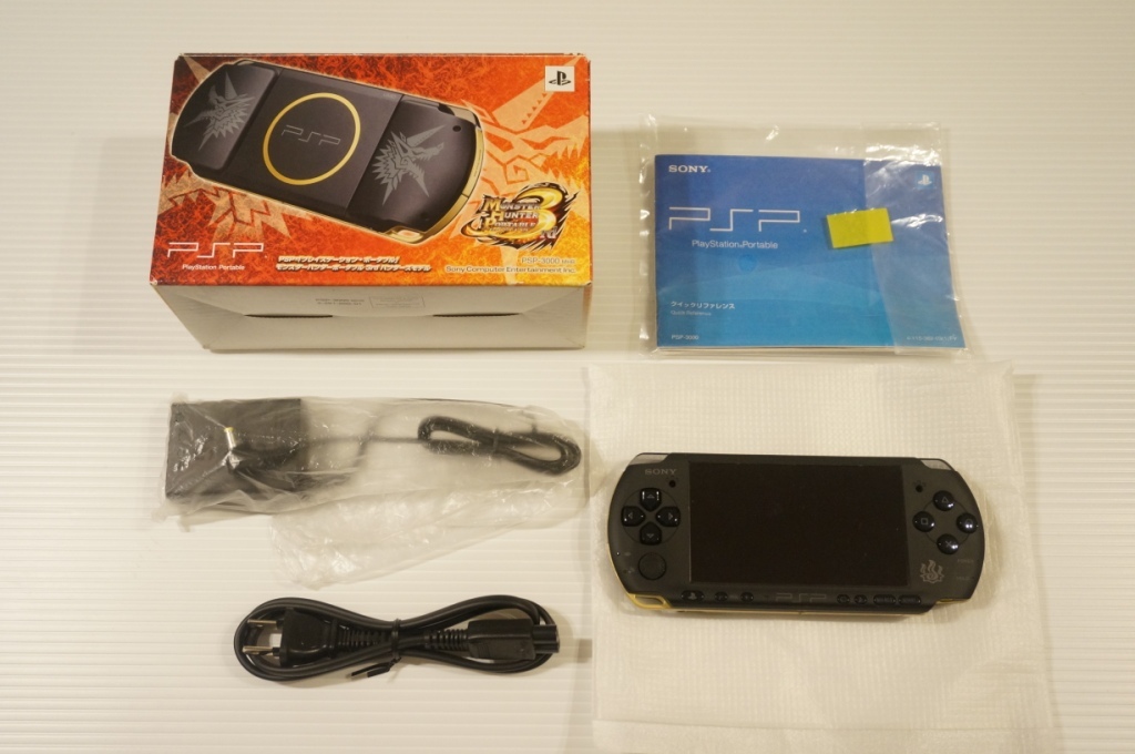 ☆美品☆ PSP - 3000 希少色 ハンターズモデル SONY 美品 メモリースティック付 本体 モンハン × 新品 未使用 