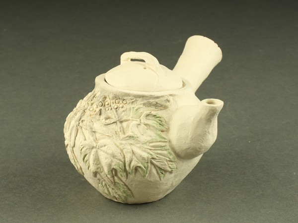 【宇】DC342 愛媛二六焼系統焼物 花細工 横手急須 煎茶道具