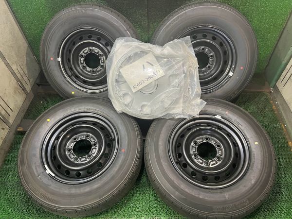 【新車外し】　22年製　200系ハイエース 　S-GL　ブリヂストン　ＲＤ-613　195/80R15　107/105L スチールホイール付き　4本　0417-01