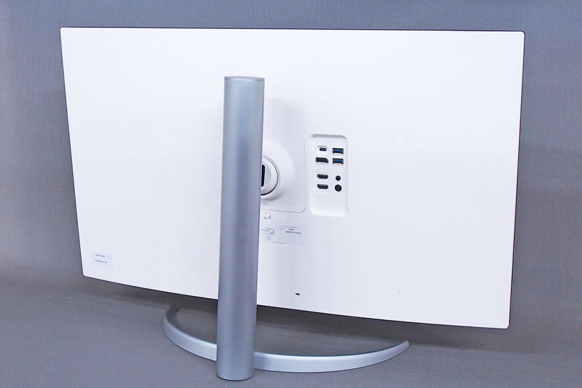 LG 32UP550N-W モニター 32UN550-WAJP : 大画面が快適な作業空間と迫力の