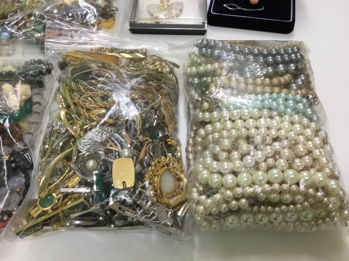 T】【7398他】【メッキアクセサリーまとめ】イミテーションパール T】【7398他】【メッキアクセサリーまとめ】イミテーションパール