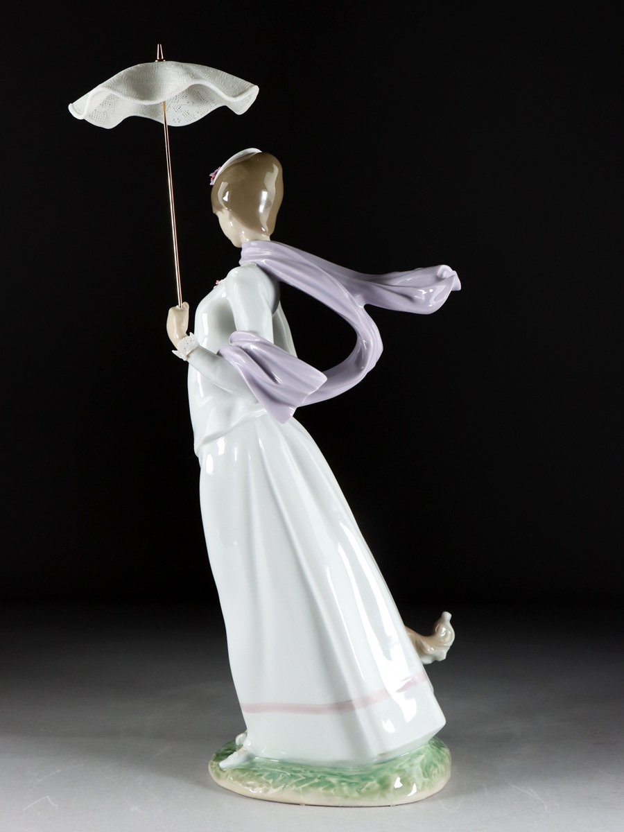 リヤドロ LLADRO スペイン フィギュリン ショールの貴婦人 陶磁器人形 