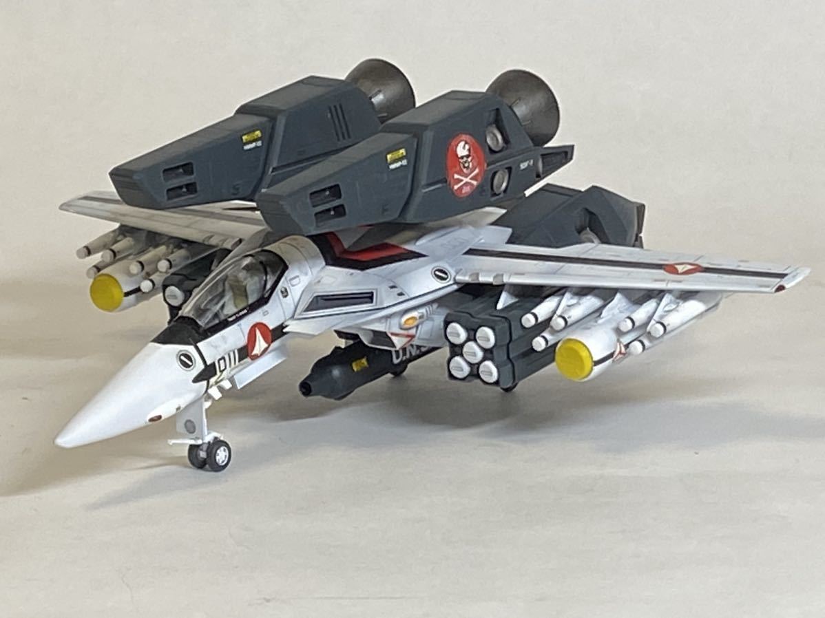 完成品 ハセガワ製 1/72 VF-1A スーパーバルキリー 超時空要塞マクロス 愛・おぼえていますか プラモデル 送料込み