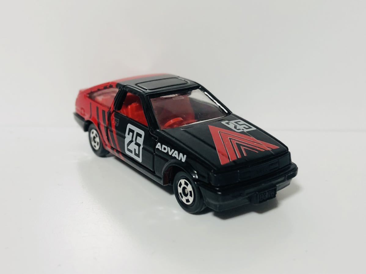 絶版黒箱トミカ 78 トヨタ カローラレビン 3ドア ボディーカラー黒/赤 