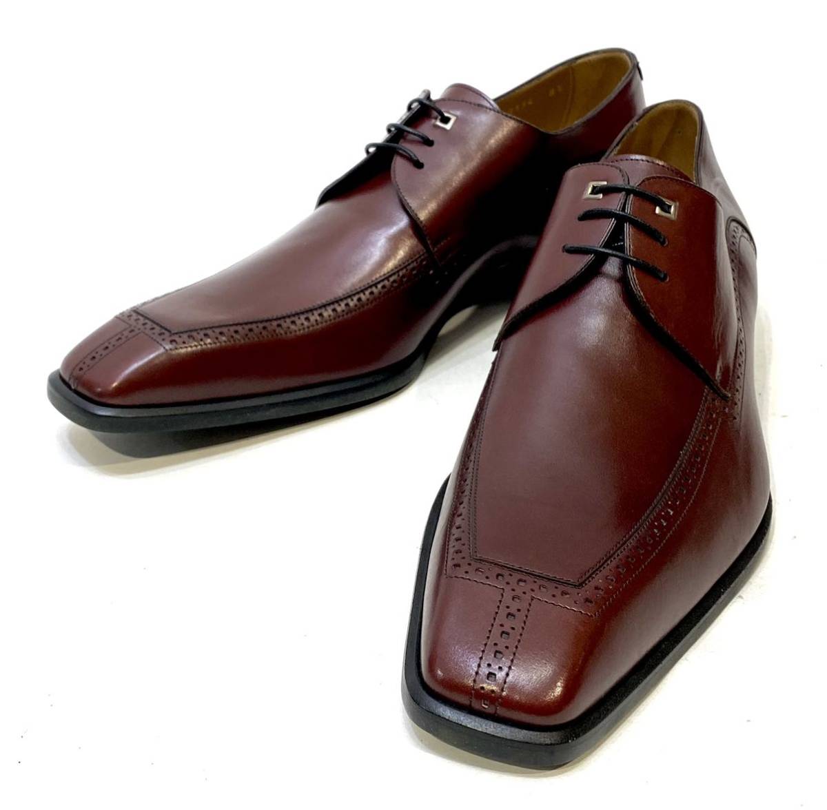 展示未使用 LOUIS VUITTON MENS メダリオン ロングノーズ レザーシューズ ルイヴィトン パンチング ドレスshoes 革靴 ダミエ エンジ8 1//2