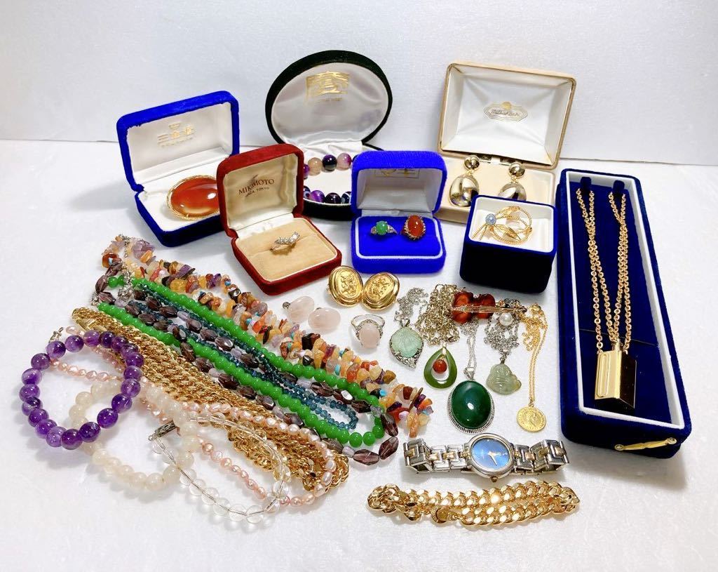 遺品整理品　1.8キロ超　アクセサリー、時計 遺品整理品 1.8キロ超 アクセサリー、時計 遺品整理 アクセサリー 腕時計