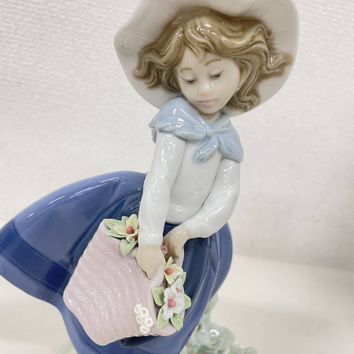 LLADRO リヤドロ リアドロ 陶器人形 フィギュリン 5008 花だんの中 