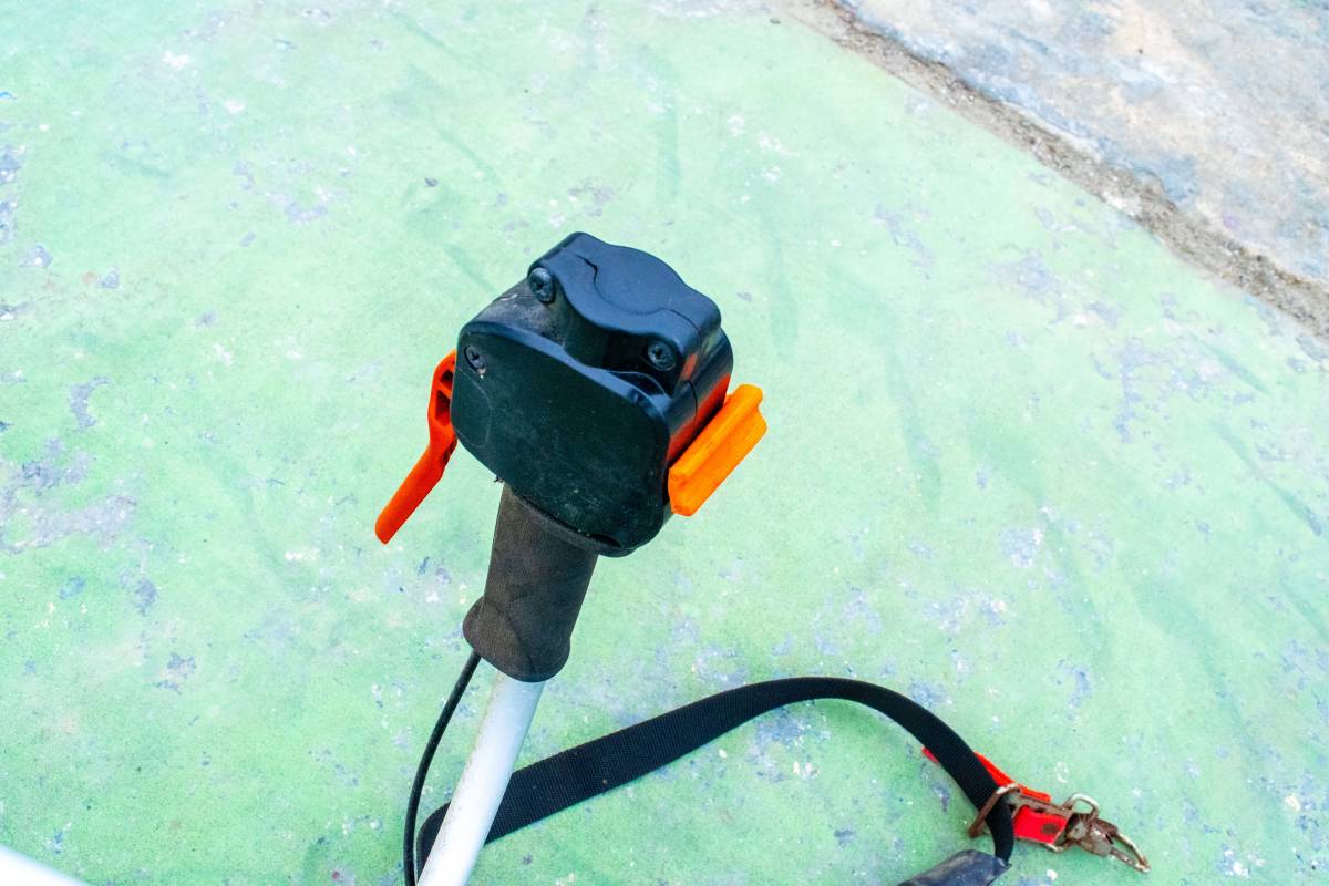 埼玉発 丸山製作所 刈払機 KC20NX BIGM 草刈機 刈り払い機 草刈り機