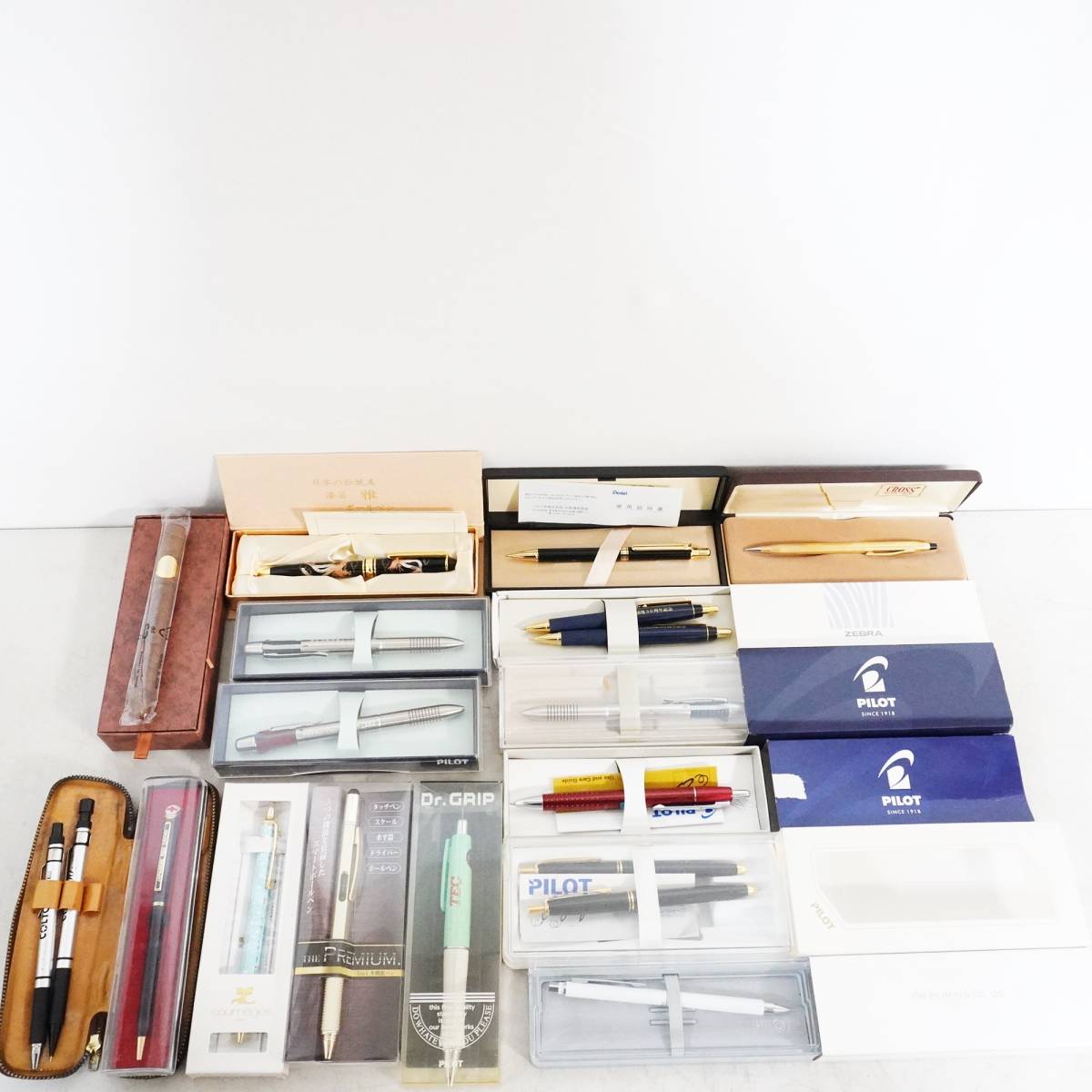 【B-21】　ボールペン　シャープペン　箱付き　まとめて　未使用品多数　PILOT/パイロット　/　CROSS/クロス　他　筆記用具
