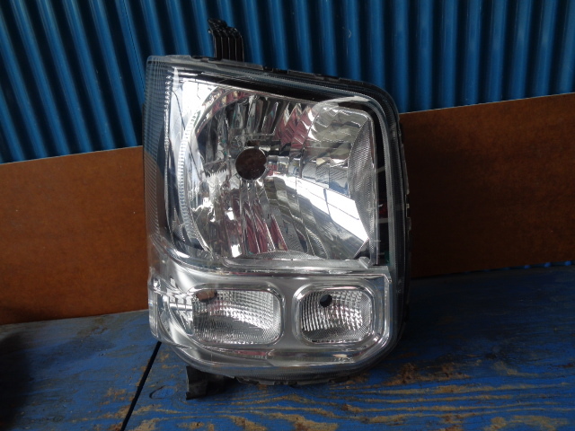 AZ93　スズキ　エブリィ　DA17V　ヘッドライト　右　LE14C6327