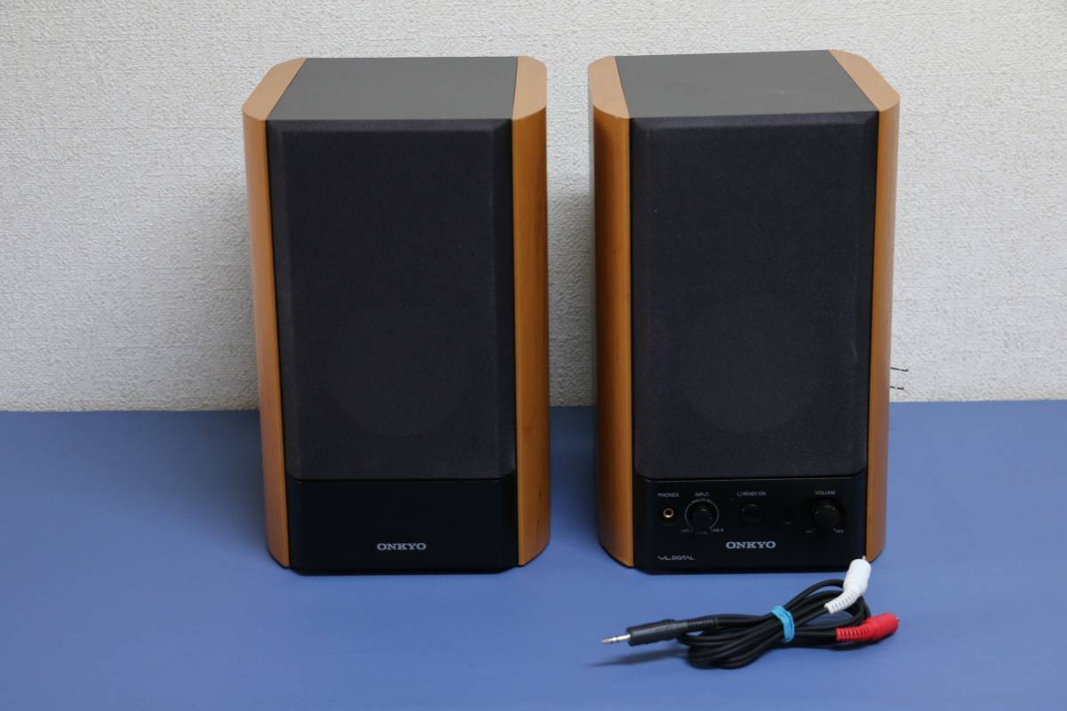 ONKYO D-P1 ／スピーカー ウッド調 ONKYO D-P1 ／スピーカー ウッド調