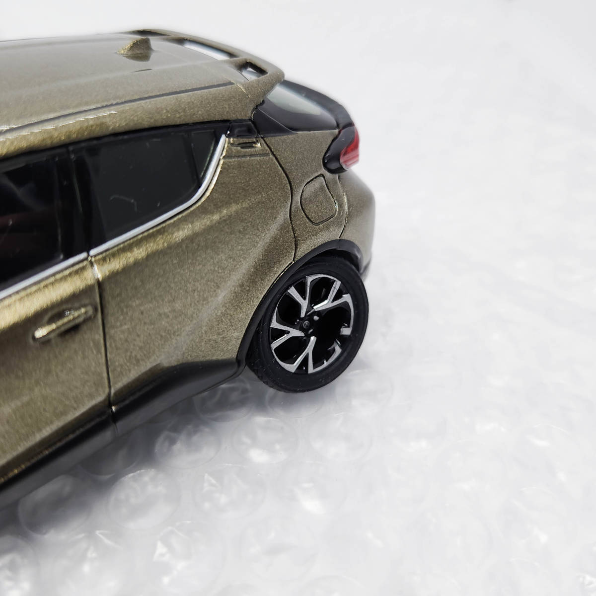 1/30 非売品 店舗用 TOYOTA PRIUS C-HR 2台セット カラーサンプル