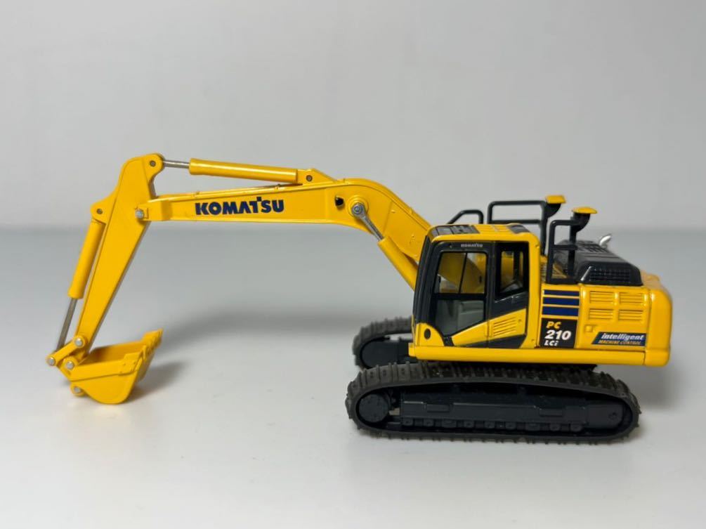 ★コマツ★パワーショベル★ユンボ★KOMATSU★非売品★PC210 KOMATSU コマツ PC210-11 油圧ショベル ユンボ バックホー 0.7m3 解体
