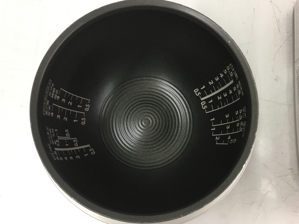 TOSHIBA 東芝 RC-10ZWM 1.0L炊き 真空圧力IH炊飯器 家庭用 中古