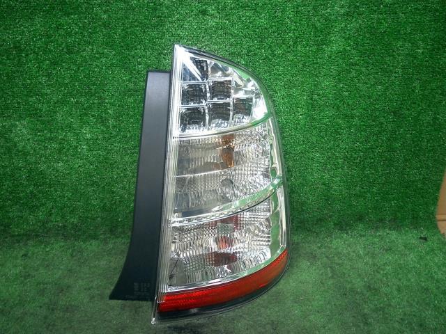 プリウス DAA-NHW20 右 テール ランプ ライト レンズ 1F7 47-13 LED