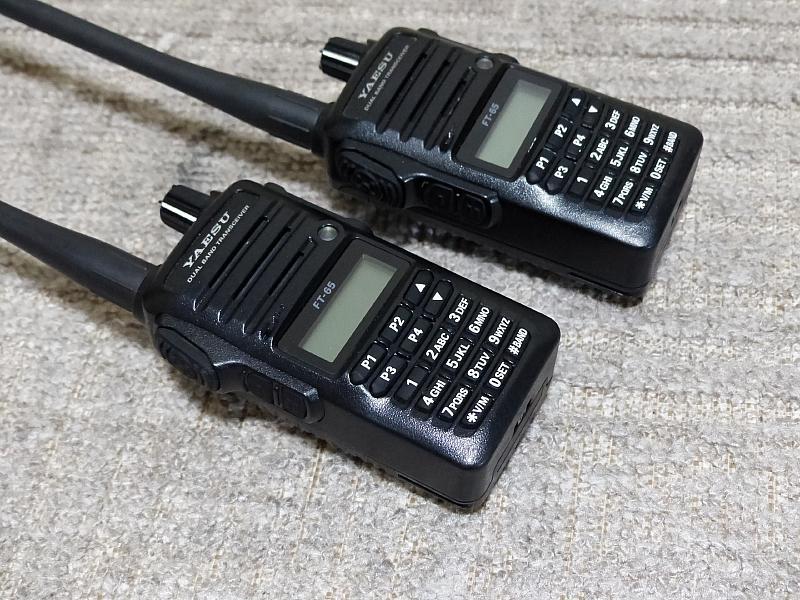 ヤエスのFM144/430Mhzデュアルバンドトランシーバー.FT-65.2台セット