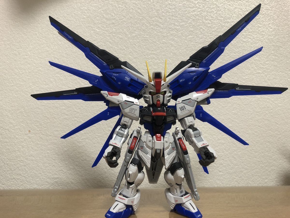 完成品】 MGSD フリーダムガンダム ガンプラ MGSDフリーダムガンダム