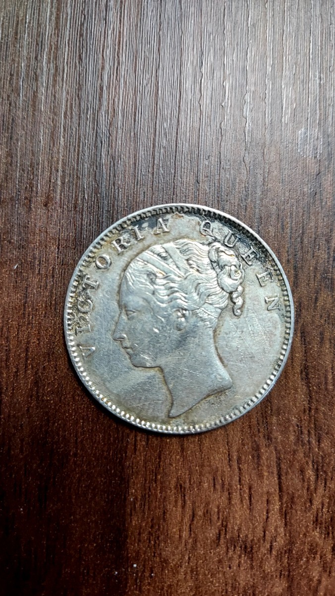 極美品ヴィクトリア女王1ルピー銀貨1840年
