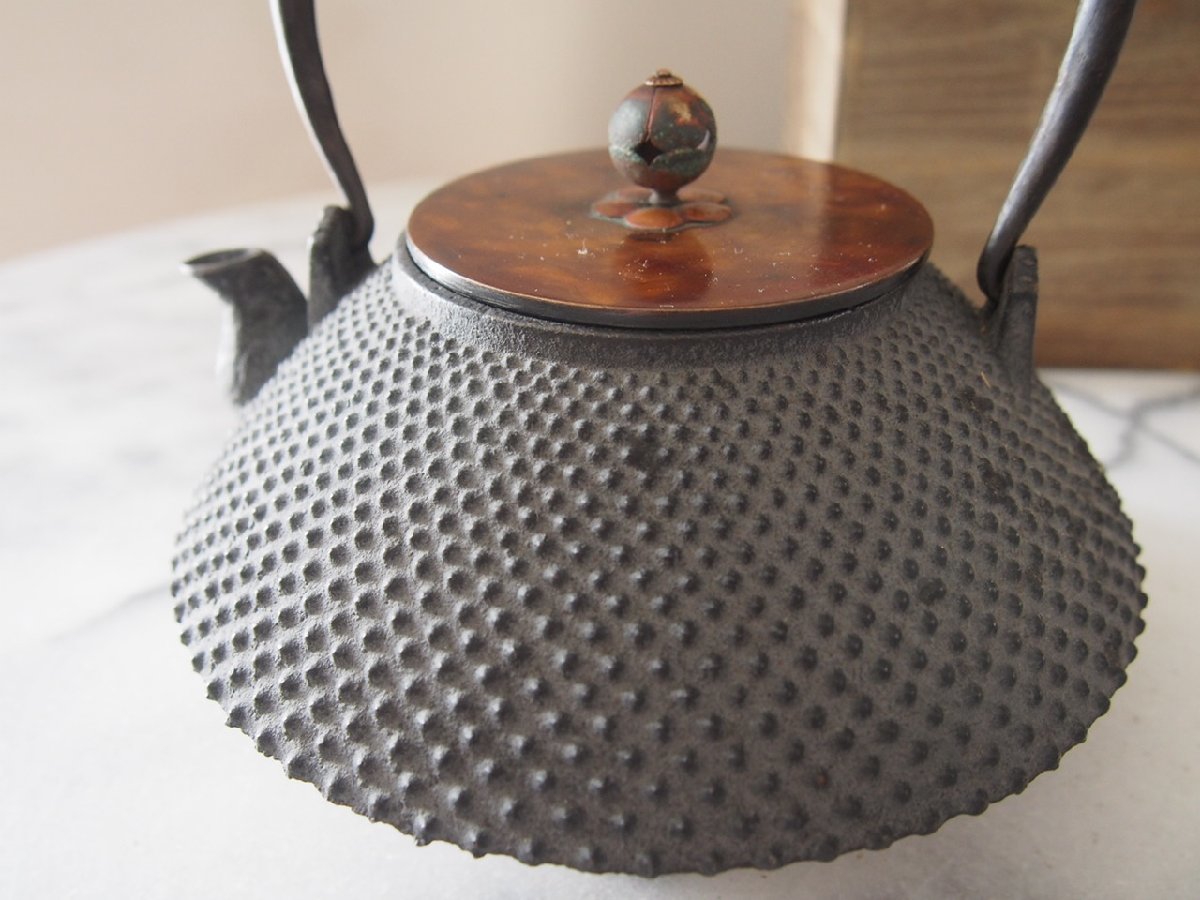 鉄瓶 急須 霰文 アラレ模様☆南部鉄器☆木箱付き☆記念品につき企業名