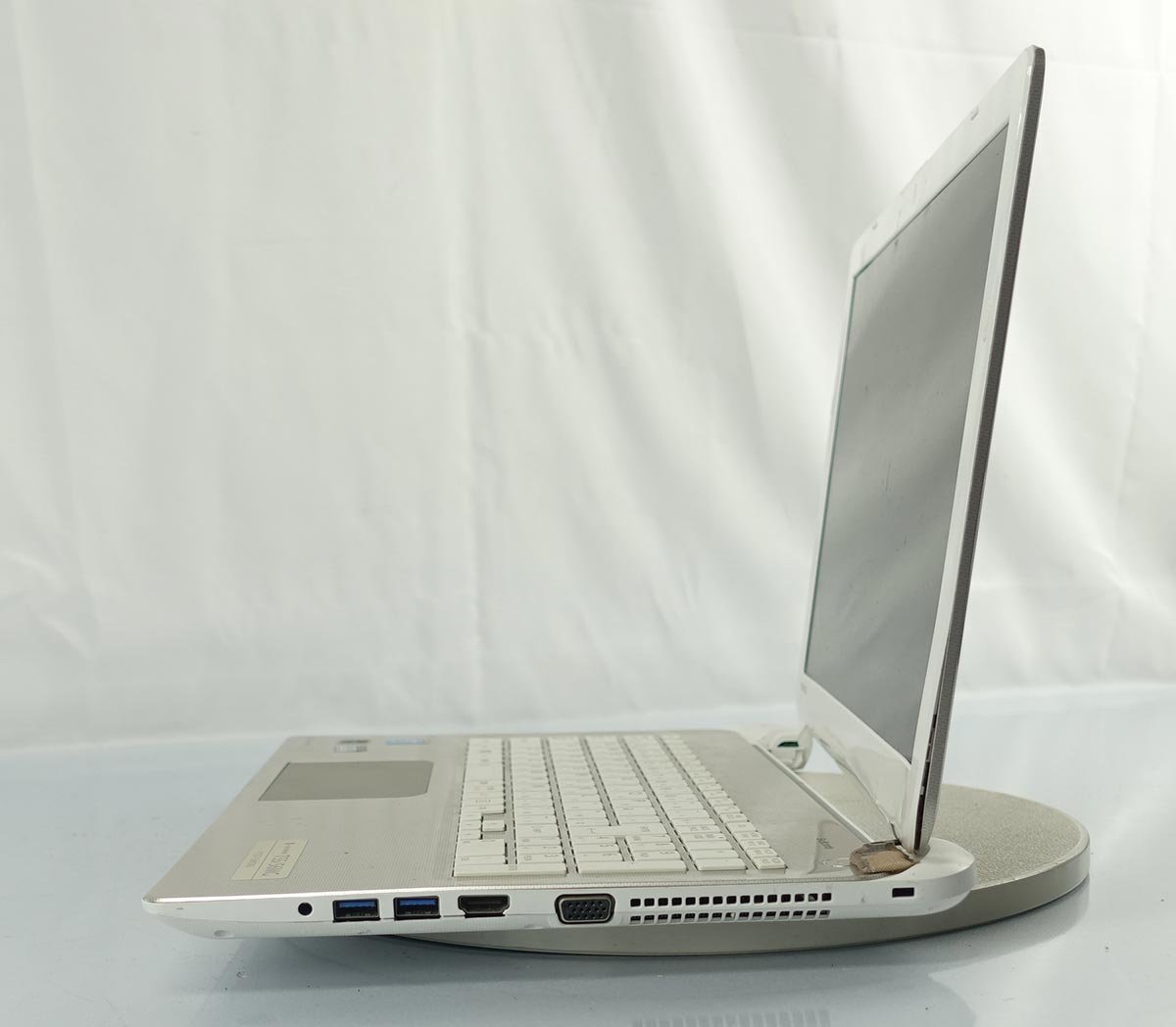 15.6インチ OS無し訳あり品 東芝 dynabook T55/56MG PT55-56MSXG/Core