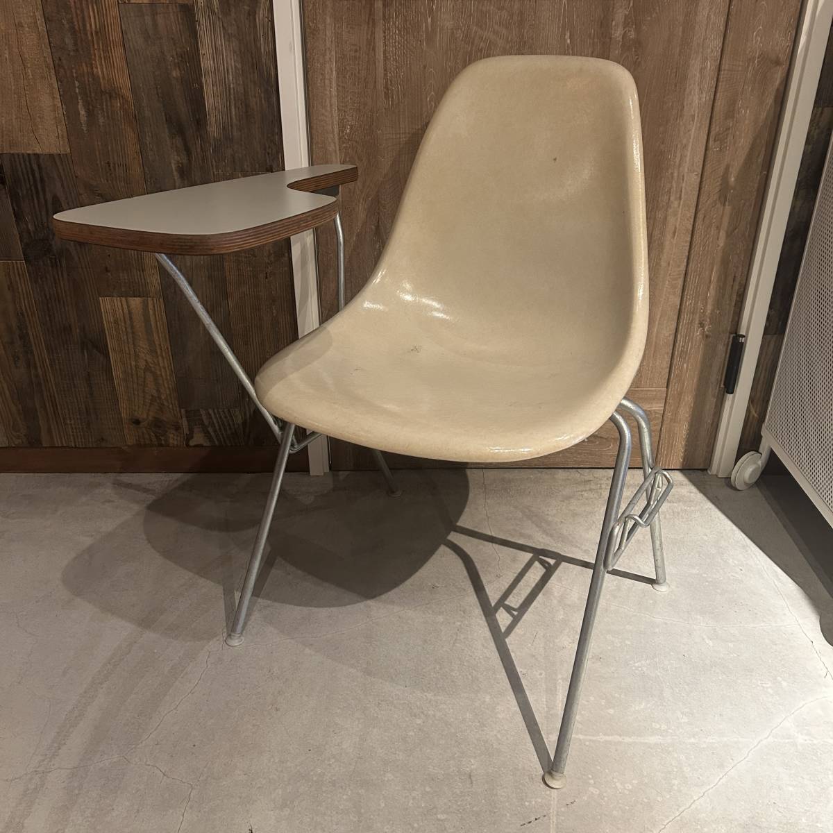 Herman Miller ハーマンミラー Eames イームズ シェルチェア サイド