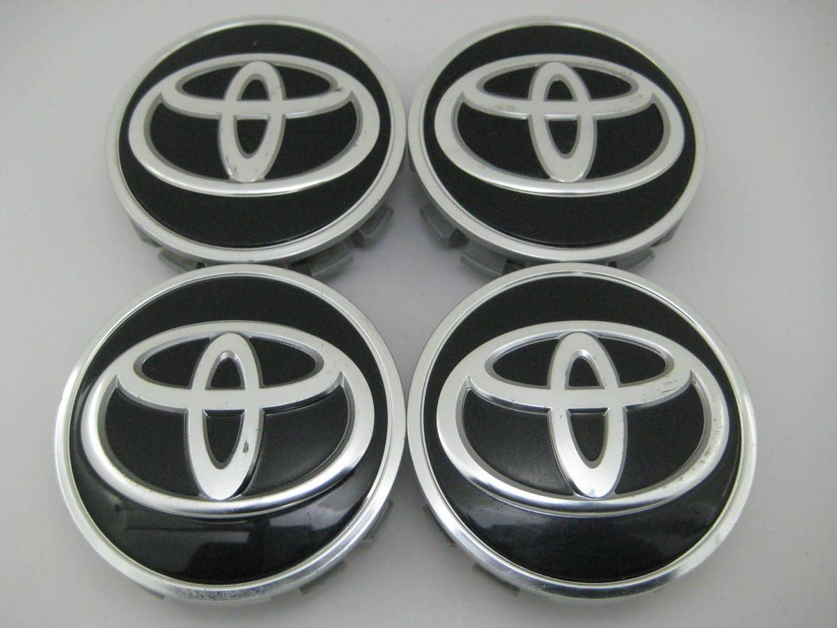 k7356 トヨタ純正アルミホイール用センターキャップ4個 中古 62ｍｍ 　ブラック　黒 RAV4 ヴォクシー　ヤリス