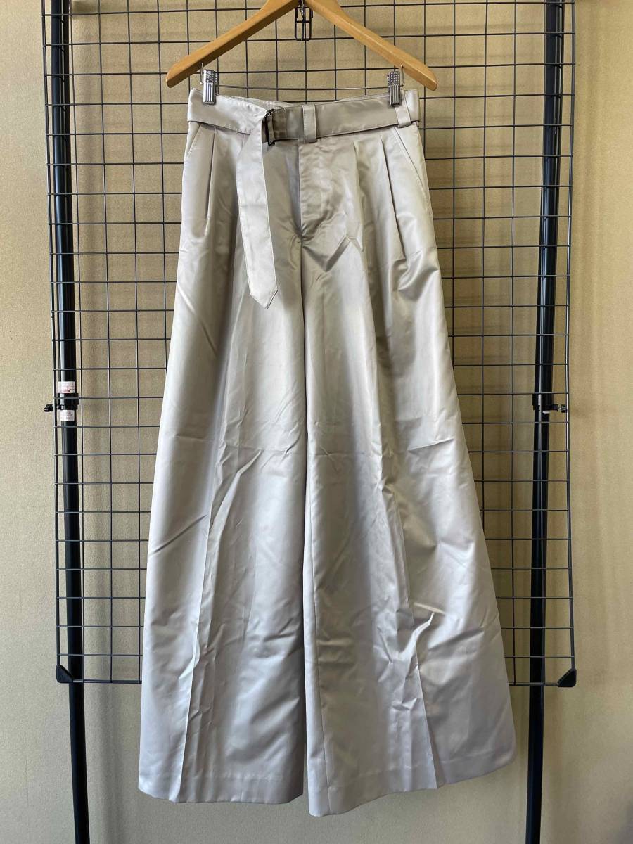 タグ付き 未着用【HYKE/ハイク】13185 CHINTZ FINISH WIDE PANTS BEIGE size02 共布ベルト付き ワイドパンツ チンツ加工 光沢感