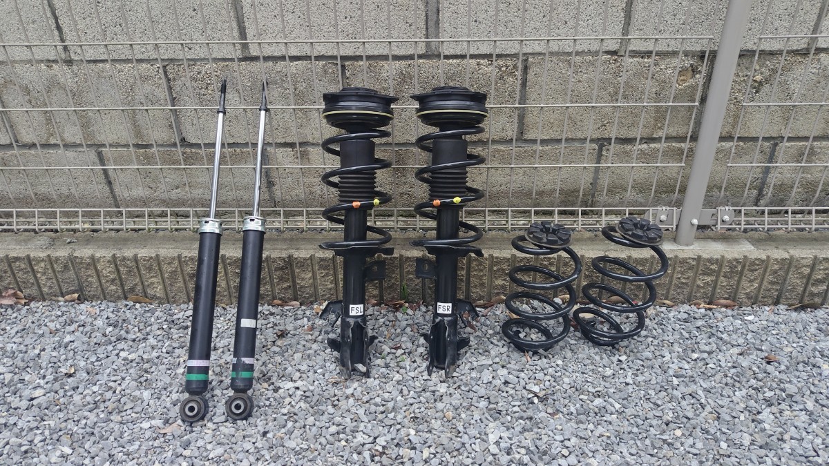 Z12 キューブ 純正 サスペンション ストラット前後 一式！ 【公式通販】