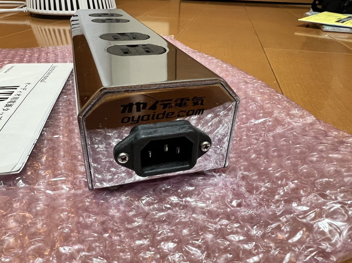中古品】オヤイデ電気 電源タップ MTB－4 Oyaide MTB-4 オヤイデ