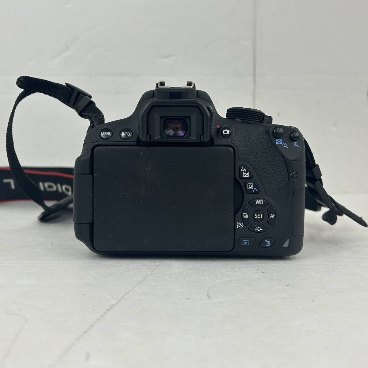 16892)○canon デジタル一眼レフカメラ EOS Kiss x7i DS126431 