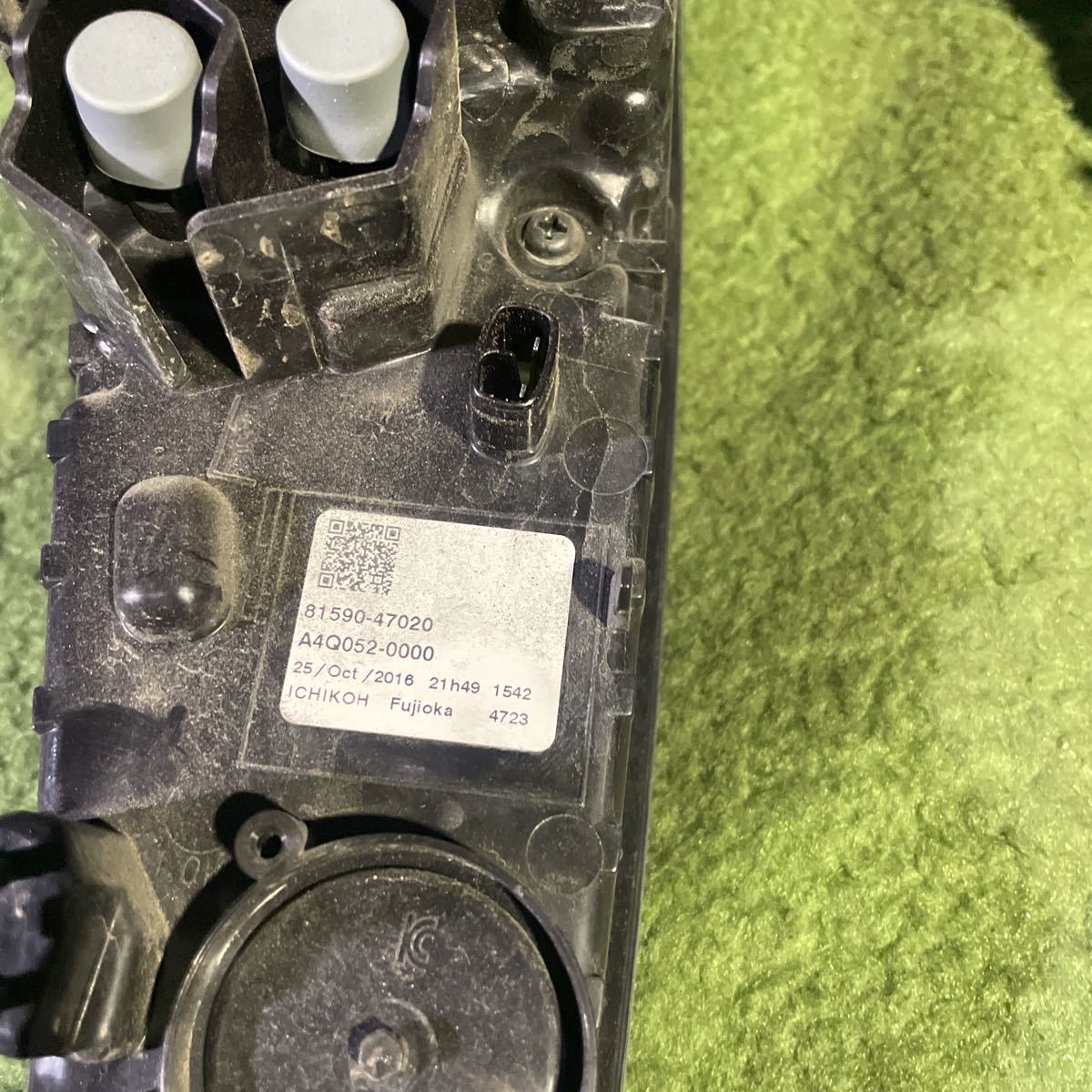 テールランプ 助手席側　50 51 55 プリウス 前期 81590-470020右 R テールレンズ イチコー 47-78 ICHIKOH トヨタ 純正 